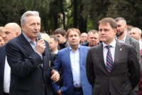 На фото Александр Якушев и Владимир Груздев